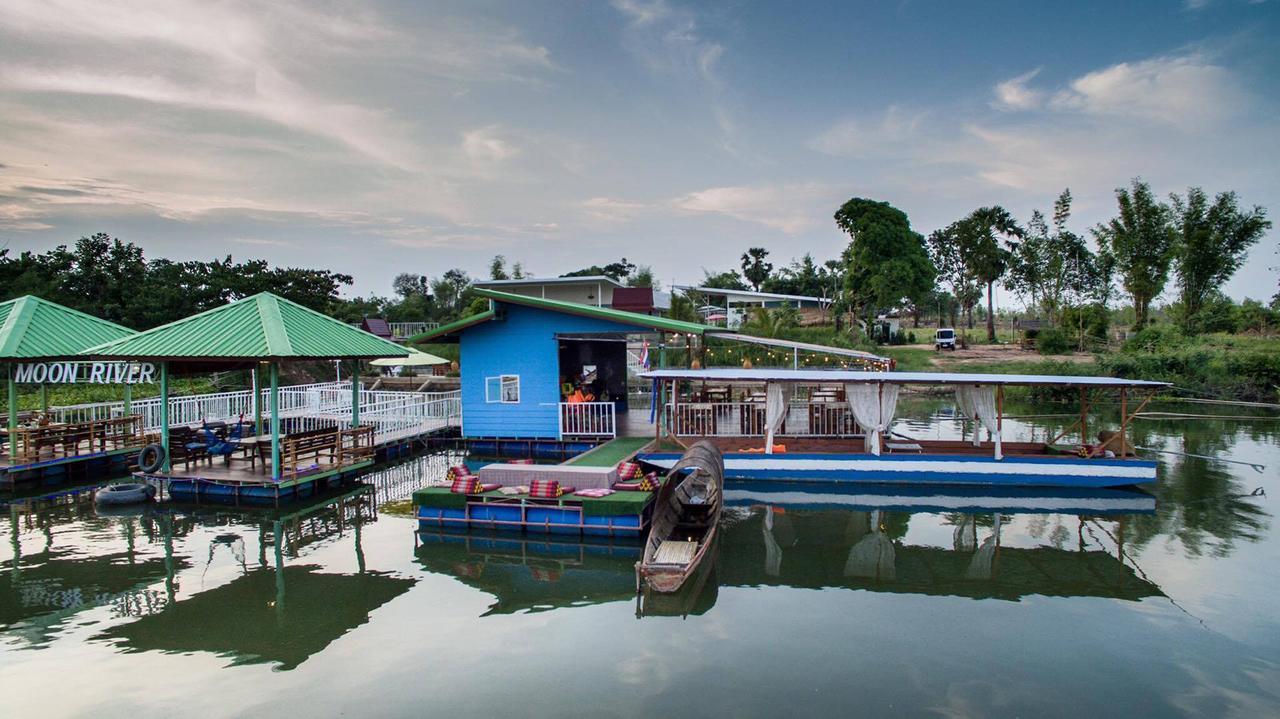 Bluemoon Riverside Phibun Mangsahan Exterior photo